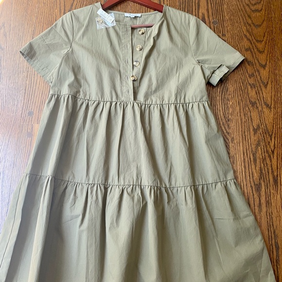 Dress - Picture 2 of 3